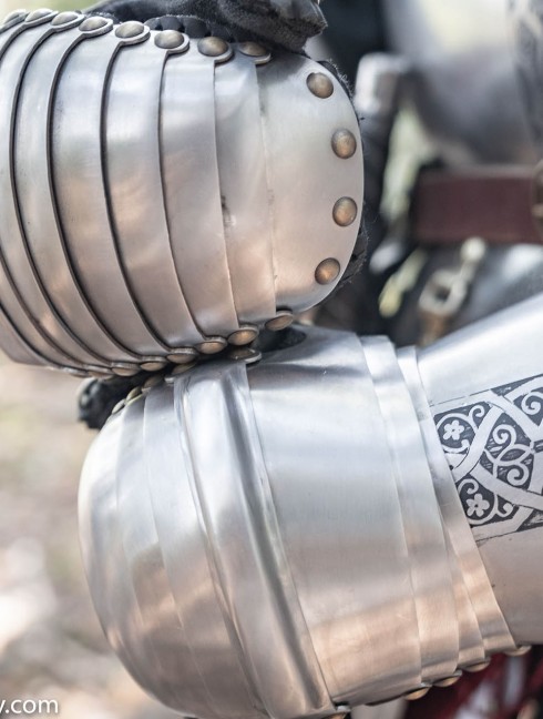 Gauntlets, part of full plate armor (garniture) of George Clifford, end of the XVI century Plate armor