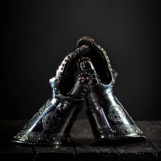 Gauntlets, part of full plate armor (garniture) of George Clifford, end of the XVI century image-1
