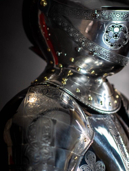 Plate pauldrons, part of full plate armor (garniture) of George Clifford, end of the XVI century Corazza