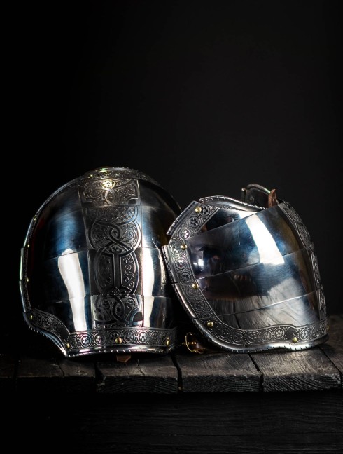 Plate pauldrons, part of full plate armor (garniture) of George Clifford, end of the XVI century Plate armor