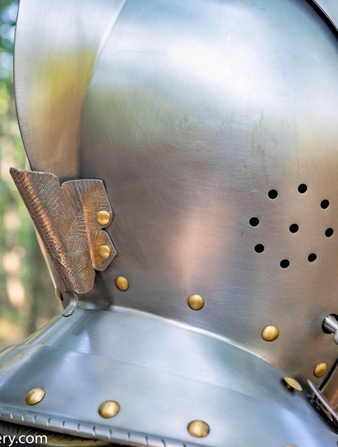 Armet, part of full plate armor (garniture) of George Clifford, end of the XVI century Plate armor