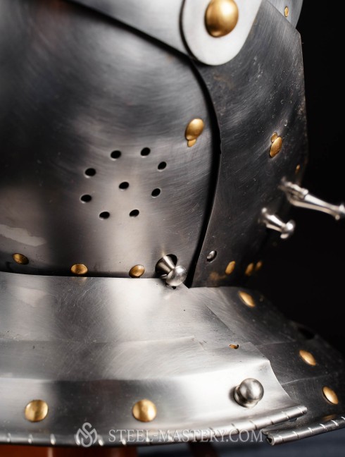 Armet, part of full plate armor (garniture) of George Clifford, end of the XVI century Plate armor
