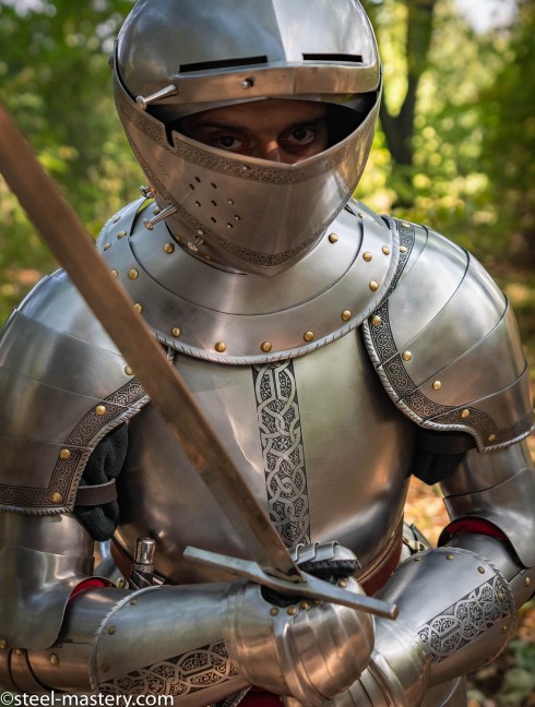 Armet, part of full plate armor (garniture) of George Clifford, end of the XVI century Plate armor