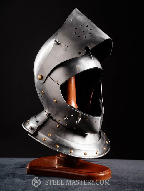 Armet, part of full plate armor (garniture) of George Clifford, end of the XVI century Plattenrüstungen