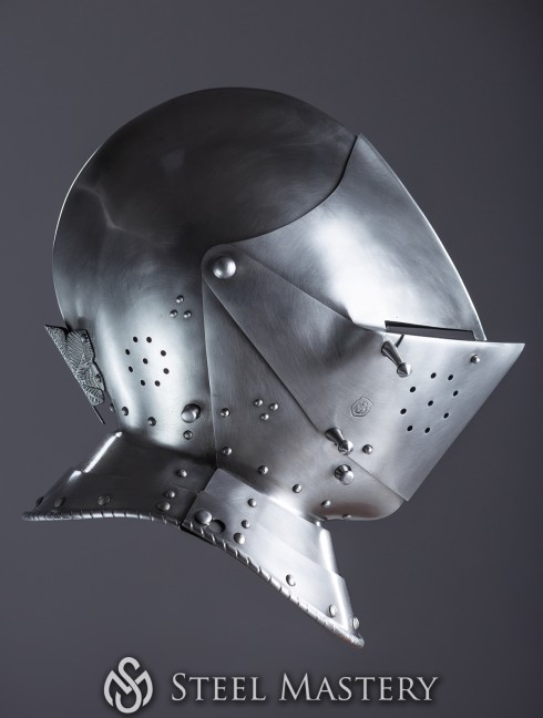 Armet, part of full plate armor (garniture) of George Clifford, end of the XVI century Plate armor
