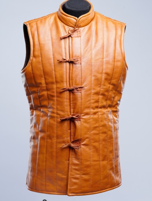 Leather sleeveless gambeson Gambesón.