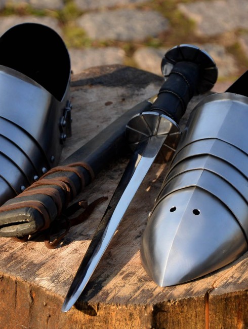 Plate sabatons for modern sword fencing Armadura de placas
