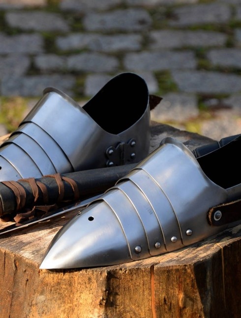 Plate sabatons for modern sword fencing Corazza