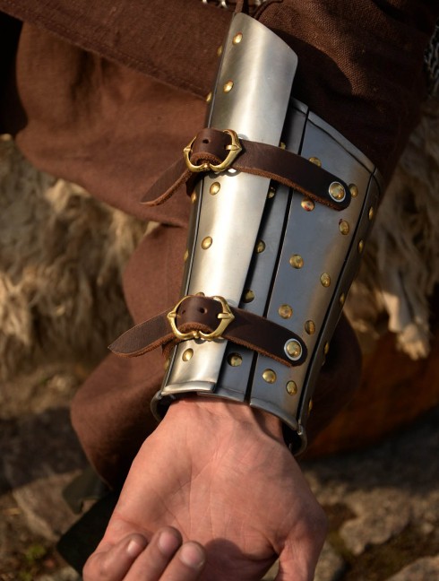 Anatomical splinted bracers Armatura brigantina