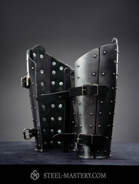 Anatomical splinted bracers Armatura brigantina