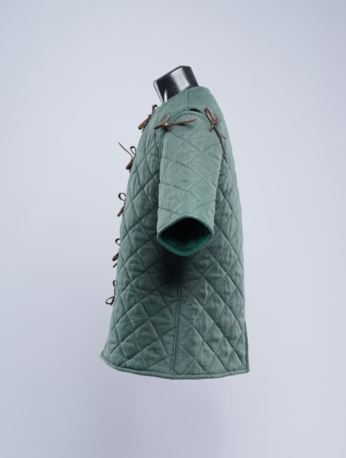 Gambeson with elbow-lenght sleeves Gambison