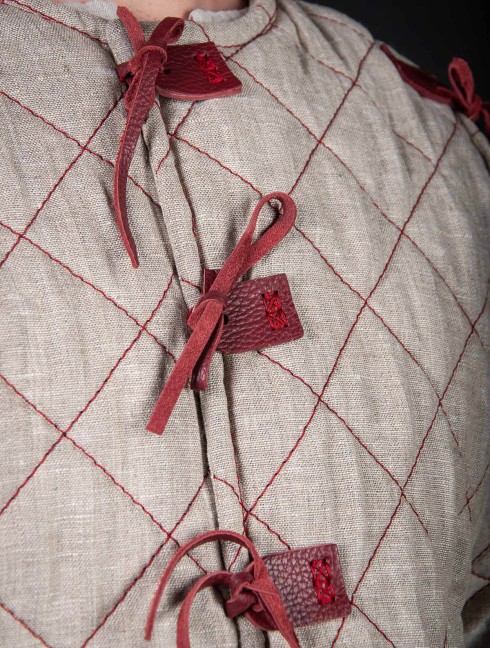 Gambeson with elbow-lenght sleeves Gambison