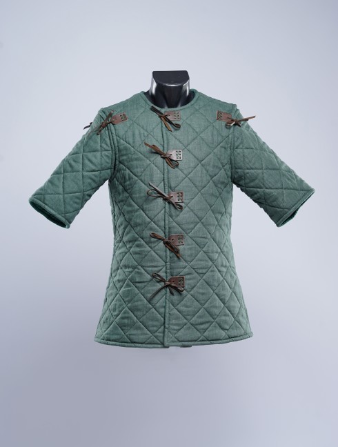 Gambeson with elbow-lenght sleeves Gambison