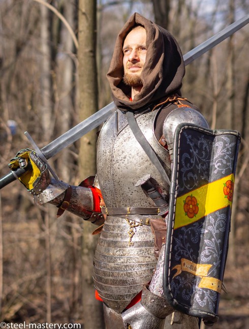 KNIGHT PLATE ARMOR OF XIV CENTURY Armadura de placas