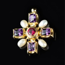 Cross pendant from British Museum image-1