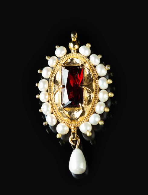 Brooch Mary of Burgundy, early XVI c.  Brooches and fasteners