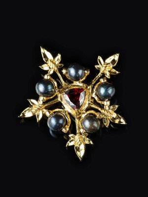 Brooch from the portrait of John the Fearless Duke of Burgundy Brooches and fasteners