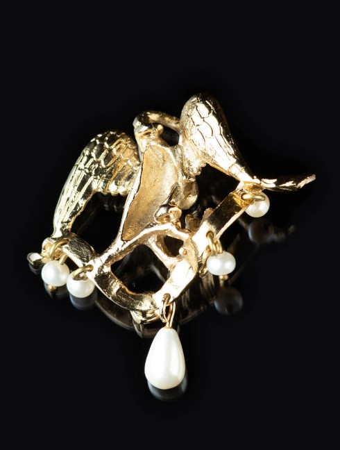 Medieval brooch in form of pelican, XV c. Brooches and fasteners