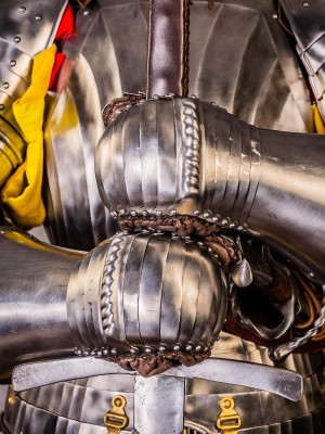LANDSKNECHT PLATE GLOVES, XVI CENTURY