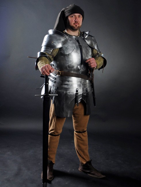 PLATE ARMOR OF REDANIAN GUARD CAPTAIN   Corazza