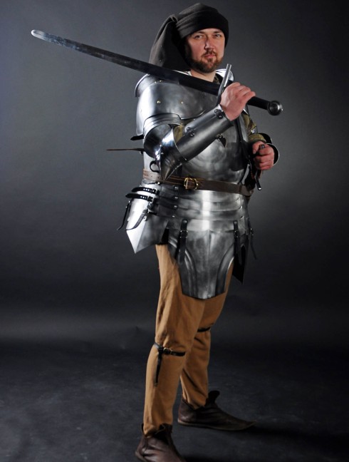 PLATE ARMOR OF REDANIAN GUARD CAPTAIN   Plattenrüstungen