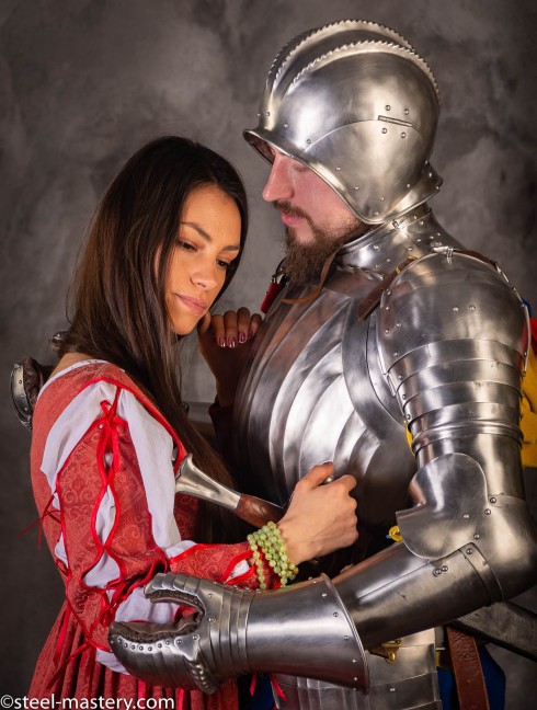 LANDSKNECHT PLATE ARMS AND SPAULDERS, XVI CENTURY Metallarmschienen,Armkacheln und Plattenarme