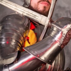 LANDSKNECHT PLATE ARMS AND SPAULDERS, XVI CENTURY image-1