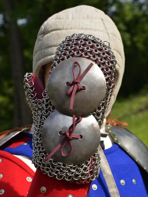 CHAINMAIL GLOVE  Gantelets et mitaines en écailles et mailles