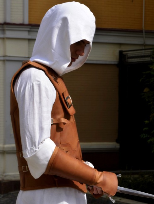 LEATHER ASSASSIN ARMOR: VEST AND BRACERS  Armure fantaisie