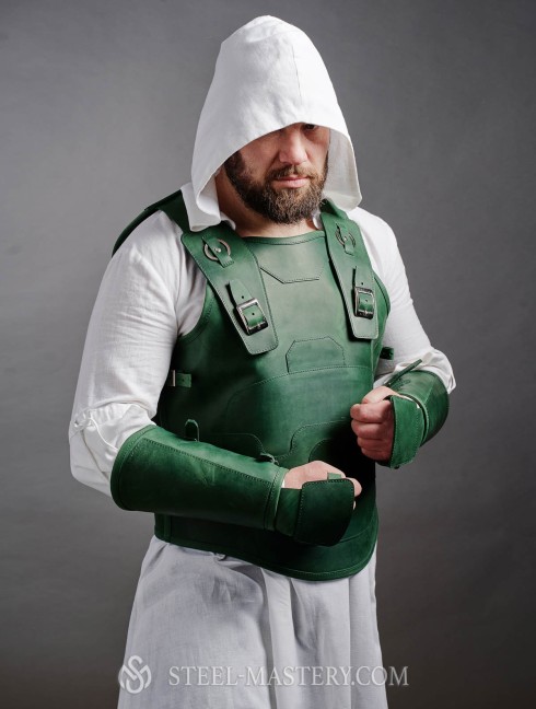 LEATHER ASSASSIN ARMOR: VEST AND BRACERS  Armure fantaisie