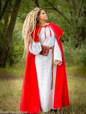 “VIKING STYLE” CLOAK WITH PELERINE