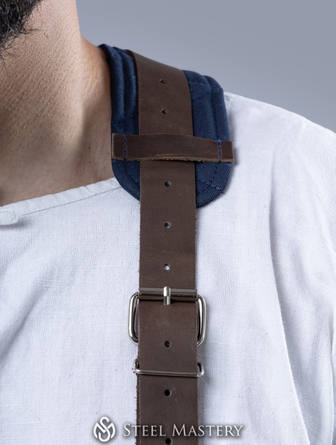 Belt for chausses with leather suspenders 