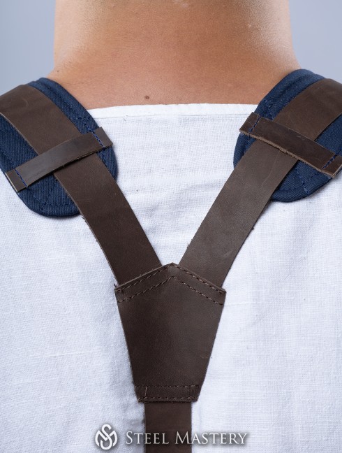 Belt for chausses with leather suspenders 