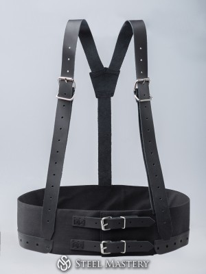 Belt for chausses with leather suspenders