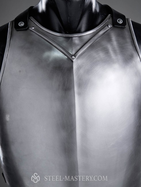 KNIGHT STRAPPED-ON BREASTPLATE OF XIV CENTURY Cuirasses, plastrons et gorgerins