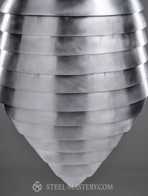 KNIGHT STRAPPED-ON BREASTPLATE OF XIV CENTURY Kürasse,Brustplatten und Ringkragen