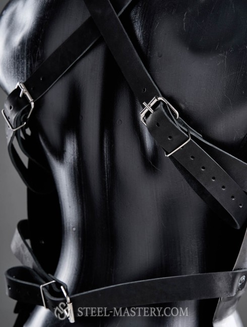 KNIGHT STRAPPED-ON BREASTPLATE OF XIV CENTURY Corazas, petos y gorjales