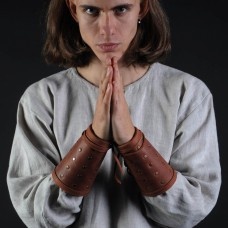 ROBIN HOOD LEATHER BRACERS image-1