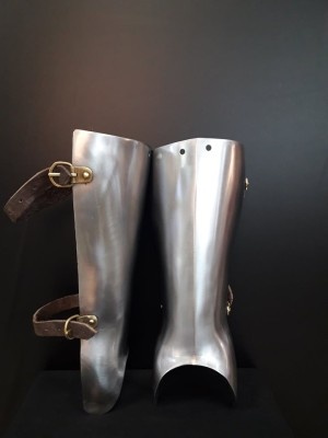 14TH - 16TH STYLE HALF GREAVES MADE OF STEEL  Prêt à expédier