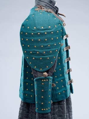 COVERED SEGMENTED SPAULDERS Brigantinen