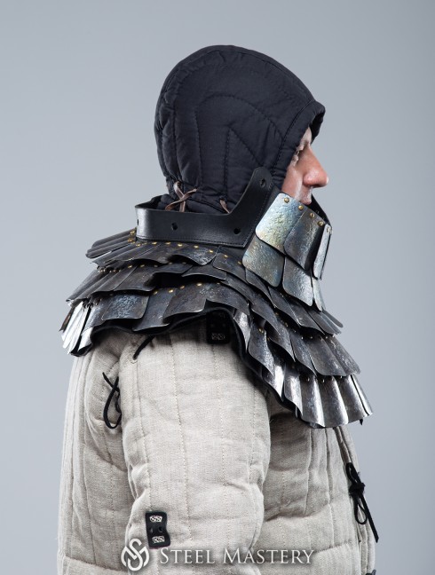 BATTLE-READY SCALE AVENTAIL Helme