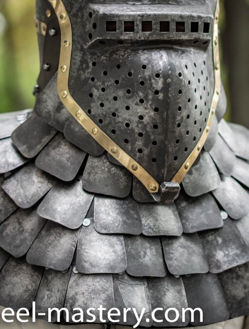 BATTLE-READY SCALE AVENTAIL Casques