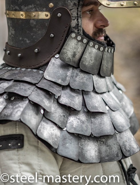 BATTLE-READY SCALE AVENTAIL Helme