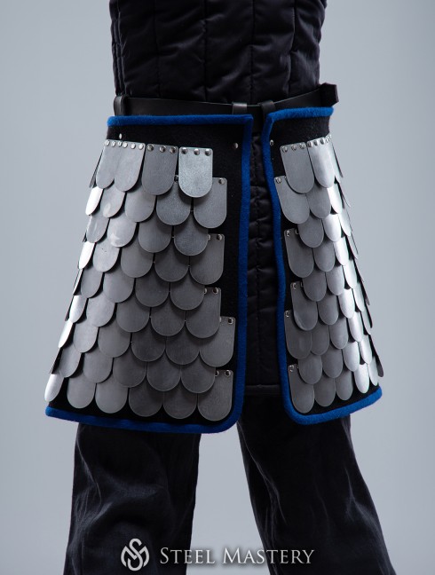 Scale skirt, part of steel scale armor Protección corporal de placas y escamas