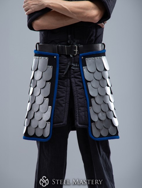 Scale skirt, part of steel scale armor Armure de corps en écailles et plaques
