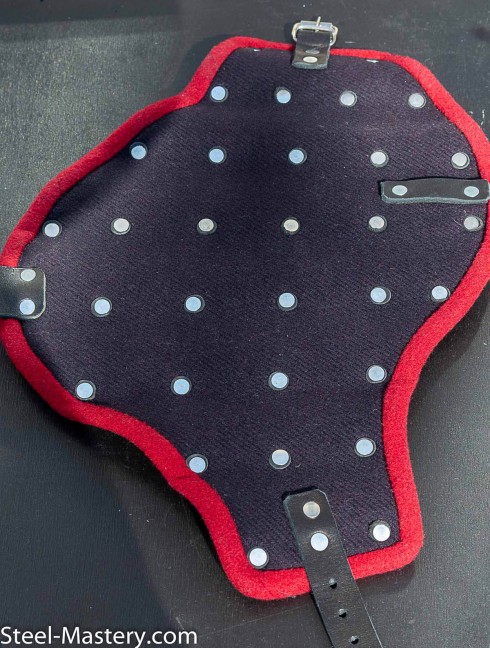 BRIGANDINE PROTECTION OF UPPER PART OF ARM WITH RED FACING Armatura brigantina