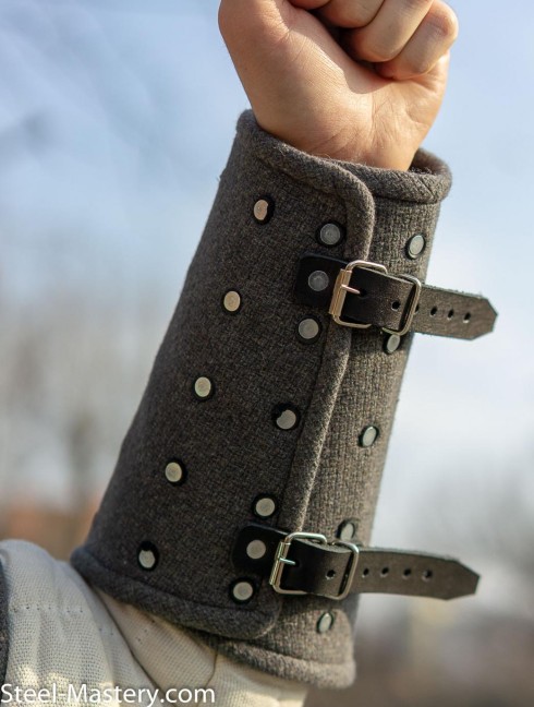 Woolen medieval bracers Armatura brigantina
