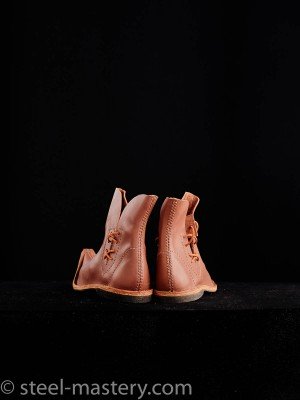 Poulaine medieval style boots, caramel 