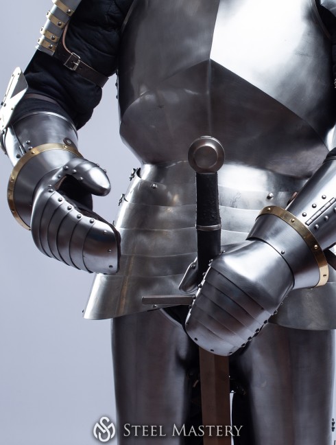 BATTLE PLATE GAUNTLETS Metal fingered and mitten gauntlets