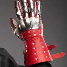 Visby brigandine gloves image-1